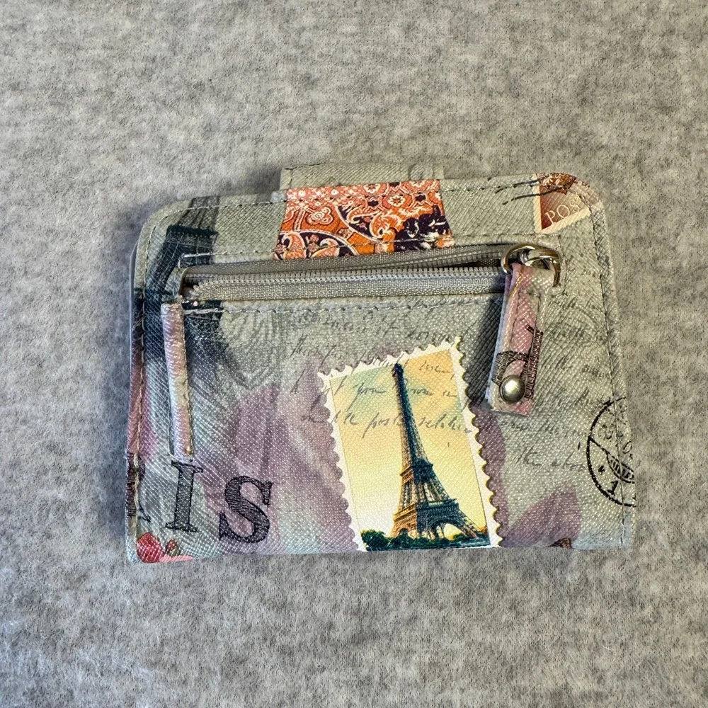 Womens Bifold Snap Wallet with Novelty Eiffel Tower Vintage Paris Postcard Theme